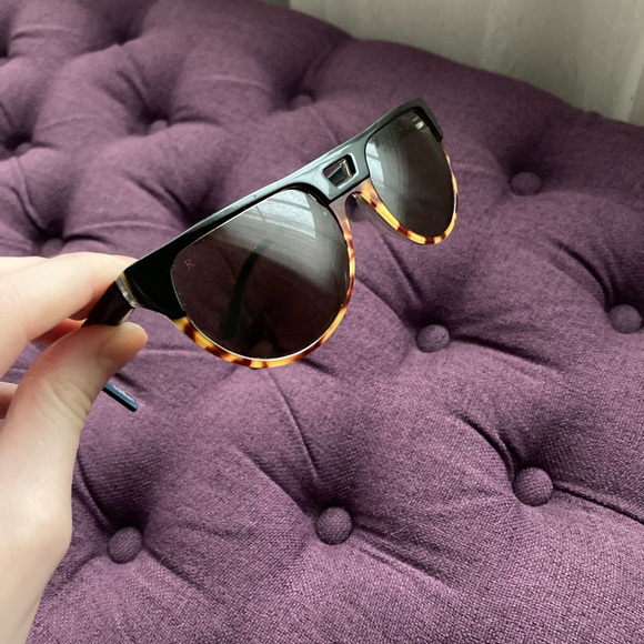 RAEN Sunglasses - Picture 1 of 4